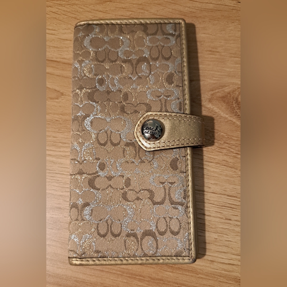 Coach card slots